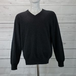 Jo's. A Bank V neck 100% cashmere sweater large.